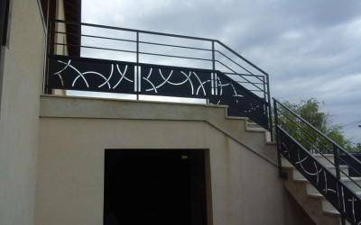 garde corps fer moderne